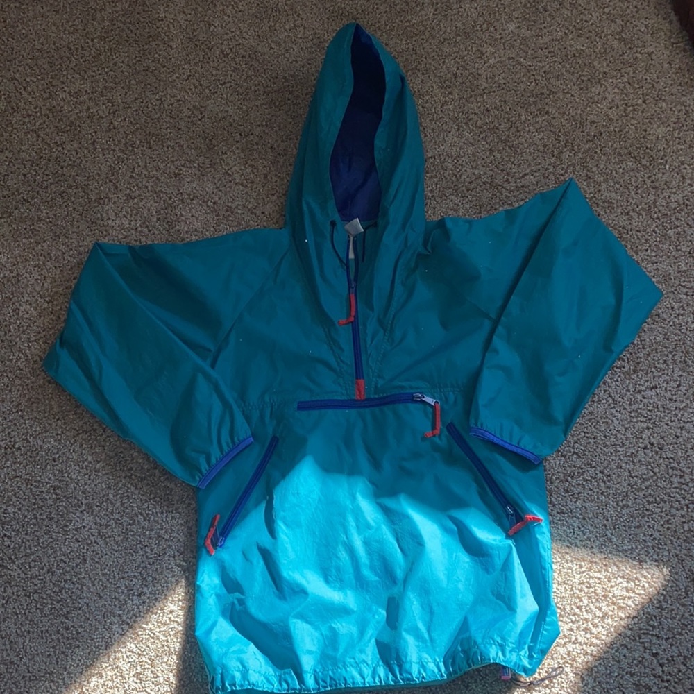 Vintage Sierra design windbreaker
